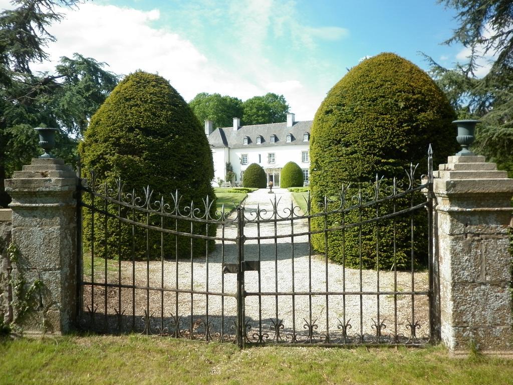Manoir De La Baronnie Bed and Breakfast Σεν Μαλό Εξωτερικό φωτογραφία