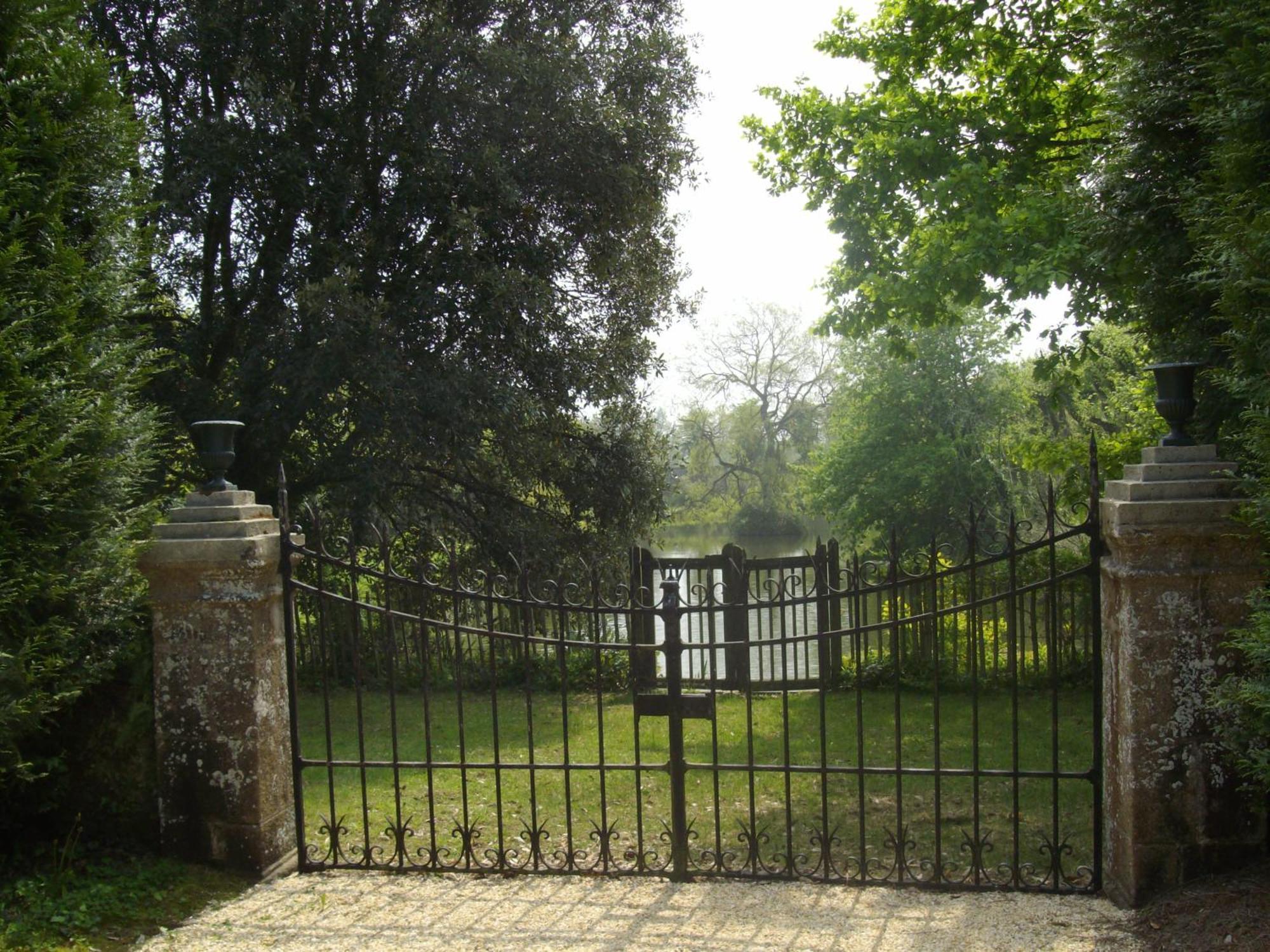 Manoir De La Baronnie Bed and Breakfast Σεν Μαλό Εξωτερικό φωτογραφία