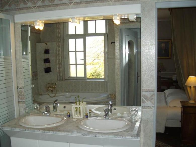 Manoir De La Baronnie Bed and Breakfast Σεν Μαλό Εξωτερικό φωτογραφία